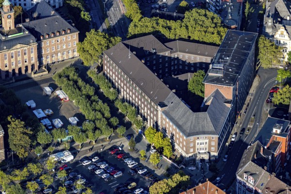Aerial view, police station with community centre and weekly market market at Friedrich-Ebert-Platz in the district Herne-Mitte in Herne, Ruhr area, North Rhine-Westphalia, Germany, DE, Europe, Herne, aerial view, aerial photography, aerial photography, market, market place, market stalls, overview, bird's eye view, weekly market, birds-eyes view, overview