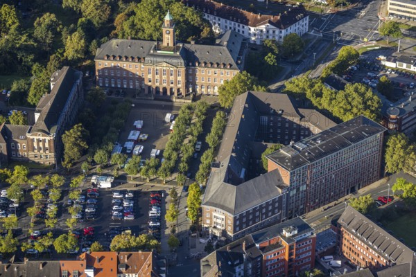 Aerial view, Herne town hall with police station and community centre as well as district court and weekly market market at Friedrich-Ebert-Platz in the district Herne-Mitte in Herne, Ruhr area, North Rhine-Westphalia, Germany, DE, Europe, Herne, aerial view, aerial photography, aerial photography, market, market place, market stalls, overview, bird's eye view, weekly market, birds-eyes view, overview