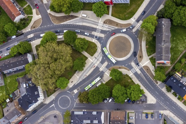 Aerial view, new roundabout Dorneburger Straße, Bielefelder Straße, Königstraße, Schule an der Dorneburg, Wanne-Süd, Herne, Ruhr area, North Rhine-Westphalia, Germany, education, educational institution, DE, Dorneburger Straße, Europe, Holsterhauser Straße, roundabout, roundabout, educational institute, aerial view, aerial photography, aerial photography, Rhine-Ruhr metropolitan region, school, overview, bird's-eye view, overview