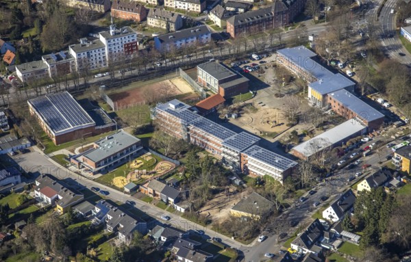 Aerial photo, Kolibri-Schule, Jean-Vogel-Straße, Hölkeskampring, Herne-Süd, Herne, Ruhr area, North Rhine-Westphalia, Germany, education, educational institution, DE, Europe, primary school, teaching institute, aerial photo, aerial photography, aerial photography, photovoltaics, photovoltaic system, solar, solar system, solar energy, solar energy, overview, bird's-eye view, birds-eyes view, overview