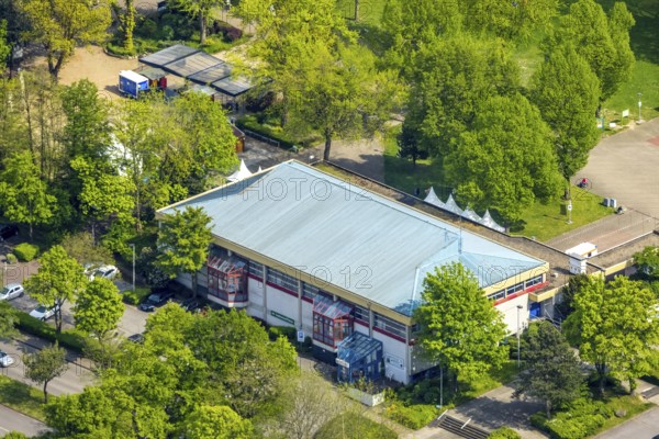 Aerial photo, current vaccination centre in the sports hall in Revierpark Gysenberg, Börnig, Herne, Ruhr area, North Rhine-Westphalia, Germany, Corona, Covid-19, DE, Europe, vaccination centre, aerial photo, aerial photography, aerial photography, sports hall, overview, virus, bird's eye view, birds-eyes view, overview