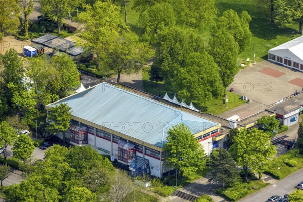 Aerial photo, current vaccination centre in the sports hall in Revierpark Gysenberg, Börnig, Herne, Ruhr area, North Rhine-Westphalia, Germany, Corona, Covid-19, DE, Europe, vaccination centre, aerial photo, aerial photography, aerial photography, sports hall, overview, virus, bird's eye view, birds-eyes view, overview