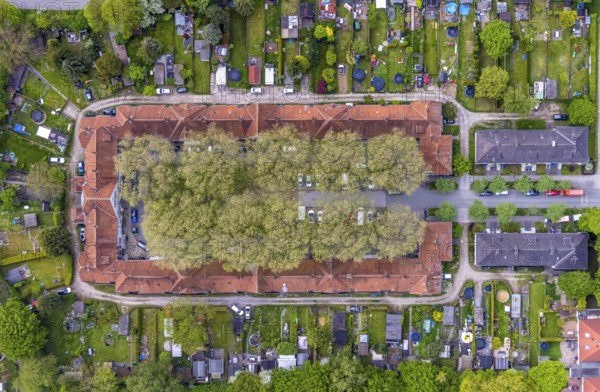Aerial view, residential estate Teutoburgiahof with greenery in the inner courtyard, Börnig, Herne, Ruhr area, North Rhine-Westphalia, Germany, DE, Europe, property tax, real estate, aerial view, aerial photography, aerial photography, overview, bird's-eye view, residential estate, residential area, residential buildings, residential quality, residential neighbourhood, housing estate, birds-eyes view, overview