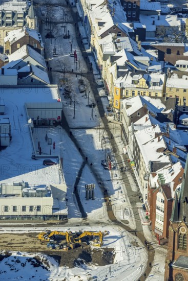 Aerial view, Bahnhofstraße and St. Bonifatius Catholic Church, Herne-Mitte, Herne, Ruhr area, North Rhine-Westphalia, Germany, DE, shopping street, Europe, pedestrian zone, commercial buildings, aerial view, aerial photography, aerial photography, snow, overview, bird's eye view, winter, residential buildings, birds-eyes view, overview