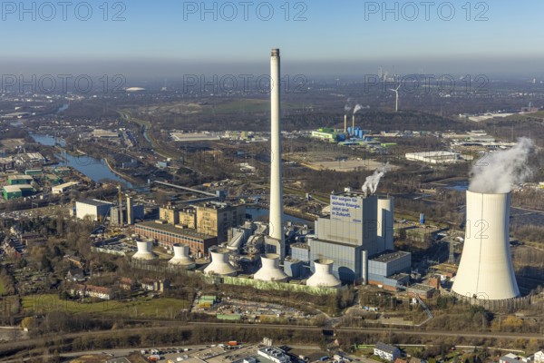 Aerial photo, STEAG combined heat and power plant Herne on the Rhine-Herne Canal, construction site new gas and steam power plant, Baukau-West, Herne, Ruhr area, North Rhine-Westphalia, Germany, construction work, construction, construction area, construction site, construction project, construction site, DE, steam cloud, power plant, Europe, district heating, combined cycle power plant, Hertener Straße, power plant, aerial view, aerial photography, aerial photography, Rhine-Ruhr metropolitan region, new construction, smoke cloud, coal-fired power plant, overview, bird's-eye view, overview