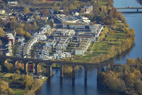 Aerial view, Ruhr viaduct and Ruhr-Aue district with Ruhr promenade on the Ruhr river in Herdecke, Ruhr area, North Rhine-Westphalia, Germany, DE, railway viaduct, Europe, property tax, Herdecke, real estate, aerial photography, aerial photography, promenade, overview, bird's eye view, residential complex, living and life, residential area, residential buildings, residential quality, residential district, housing estate, bird's eye view, overview
