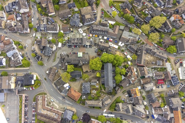 Aerial view, market, weekly market market, old town with town hall, market and market stalls, Herdecke, Ruhr area, North Rhine-Westphalia, Germany, authority, DE, Europe, pedestrian zone, aerial view, aerial photography, aerial photography, market place, market stalls, town hall, city administration, overview, bird's eye view, bird's eye view, overview