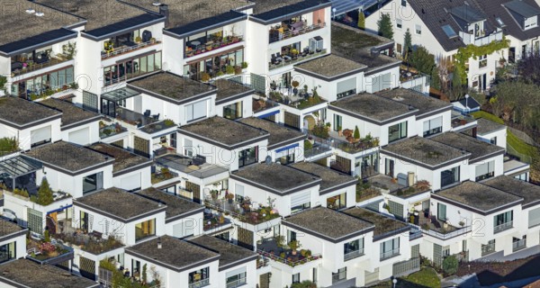 Aerial view, terraced houses, housing estate Auf der Heide in the district Westende in Herdecke, Ruhr area, North Rhine-Westphalia, Germany, DE, single-family houses, Europe, shapes and colours, property tax, Herdecke, real estate, aerial view, aerial photography, aerial photography, terraced houses, overview, bird's-eye view, housing estate, living and living, residential area, residential houses, quality of life, residential quarter, housing estate, birds-eyes view, overview
