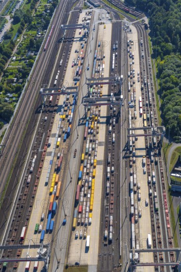 Germany, railway, railways, station, bus logistics, container, DB, Deutsche Bahn, German, railways, railways, freight, freight goods, goods, freight stations, freight station, freight transport, freight transport, goods trains, goods trains, trade, infrastructure, cranes, crane, freight crane, logistics, sunrise, stack, tank, tank container, transport, transports, means of transport, transport system, transshipment station, loading, loading, loading, loading, goods transport