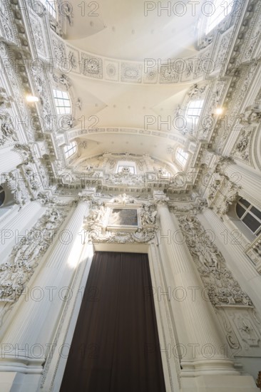 Artistic baroque ceiling decoration with bright lighting and fine details, elegant and imposing, Munich, Germany