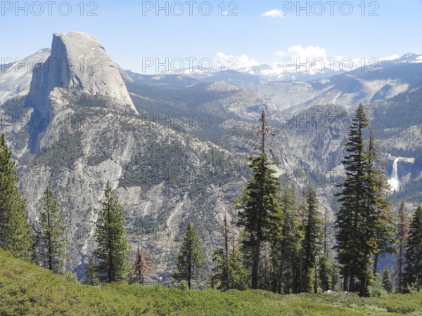 Idyllic panoramic view at the Yosemite National Park in California, USA