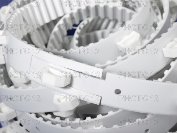 A white entangled drive belt