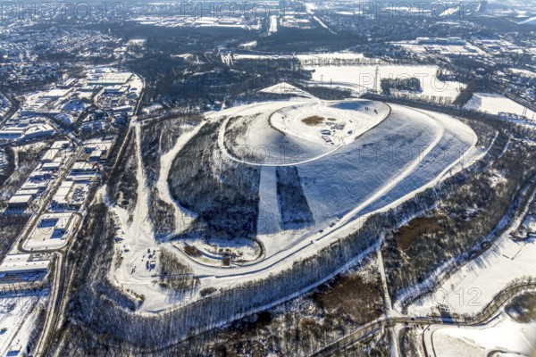 Aerial photo, Mottbruchhalde, Brauck, Gladbeck, Ruhr area, North Rhine-Westphalia, Germany, tailings, DE, Europe, slag heap, aerial photo, aerial photography, aerial photography, NSG, NSG Natroper Feld, nature reserve, snow, overview, bird's eye view, winter, birds-eyes view, overview, slag heap from Ruhr mining, colliery slag heap, RAG, Ruhrkohle
