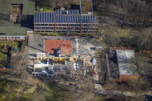 Aerial photo, Brauck school centre, construction site at the Erich Fried School, Erich Fried Park, Brauck, Gladbeck, Ruhr area, North Rhine-Westphalia, Germany, construction work, construction area, construction site, building plots, construction crane, construction project, construction site, education, educational institution, DE, Europe, secondary school, Kortenkamp, educational institute, aerial view, aerial photography, aerial photography, new building, photovoltaic, photovoltaic system, school, solar, solar system, solar energy, solar energy, overview, bird's-eye view, birds-eyes view, overview