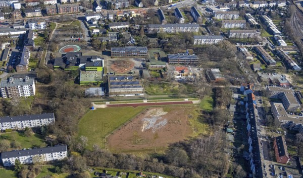 Aerial photo, Brauck school centre, construction site at Erich Fried School, Erich Fried Park, Gladbeck sports field, Erich Kästner Realschule, Brauck, Gladbeck, Ruhr area, North Rhine-Westphalia, Germany, construction work, construction area, construction site, building plots, construction measure, construction project, construction site, education, educational institution, DE, Europe, secondary school, Kortenkamp, educational institute, aerial view, aerial photography, aerial photography, new building, photovoltaic, photovoltaic system, secondary school, school, solar, solar system, solar energy, solar energy, overview, bird's-eye view, overview