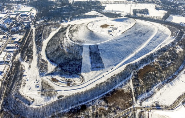 Aerial photo, Mottbruchhalde, Brauck, Gladbeck, Ruhr area, North Rhine-Westphalia, Germany, tailings pile, DE, Europe, slag heap, aerial photo, aerial photography, aerial photography, NSG, NSG Natroper Feld, nature reserve, snow, overview, bird's eye view, winter, birds-eyes view, overview