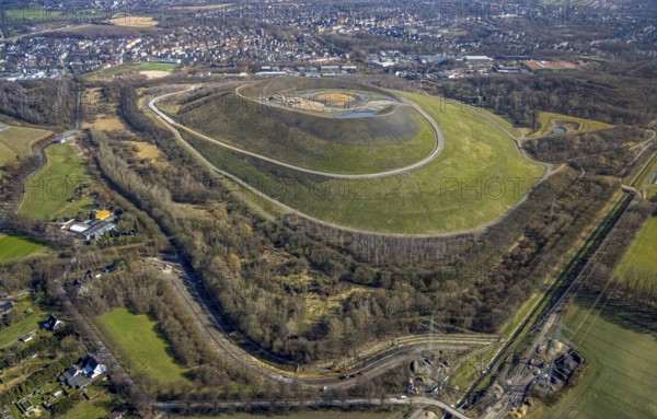 Aerial view, Mottbruchhalde, construction site for wind turbine, wind power plant, Brauck, Gladbeck, Ruhr area, North Rhine-Westphalia, Germany, construction work, construction area, building site, building plots, construction project, construction site, tailings pile, DE, Europe, aerial view, aerial photography, aerial photography, nature reserve, Natroper Feld, new construction, overview, bird's-eye view, overview