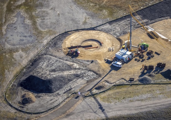 Aerial view, Mottbruchhalde, construction site for wind turbine, wind power plant, Brauck, Gladbeck, Ruhr area, North Rhine-Westphalia, Germany, construction work, construction area, construction site, building site, construction project, construction site, tailings pile, DE, Europe, aerial view, aerial photography, aerial photography, NSG, nature reserve Natroper Feld, new construction, overview, bird's-eye view, overview, wind power, alternative energy
