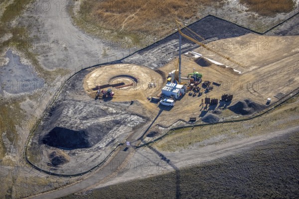 Aerial view, Mottbruchhalde, construction site for wind turbine, wind power plant, Brauck, Gladbeck, Ruhr area, North Rhine-Westphalia, Germany, construction work, construction area, construction site, building site, construction project, construction site, tailings pile, DE, Europe, aerial view, aerial photography, aerial photography, NSG, nature reserve Natroper Feld, new construction, overview, bird's-eye view, overview, wind power, alternative energy