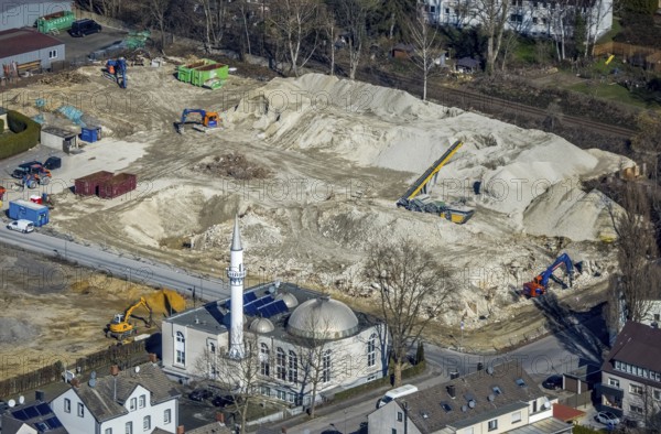 Aerial view, Mosque Türkisch-Islamischer KulturVerein e.V., Wielandstraße, construction site at the property with demolition Möbelparadies Tacke, Bramsfeld, Gladbeck, Ruhr area, North Rhine-Westphalia, Germany, demolition work, place of worship, construction work, construction, construction vehicles, construction area, construction site, construction site, construction project, construction site, DE, Europe, religious community, place of worship, holy place, church, church community, denomination, aerial view, aerial photography, aerial photography, mosque, Möbel Tacke, new building, religion, religious site, overview, bird's-eye view, overview