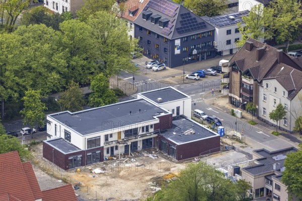 Aerial view, construction site of new kindergarten at Christus Kirche, former Bonhoeffer-Haus, Postallee, Mittelstraße, Gladbeck, Ruhr area, North Rhine-Westphalia, Germany, construction work, construction area, construction site, building plot, construction project, construction site, DE, Europe, Humboldtstraße, kindergarten, day nursery, day care centre, day nursery school, aerial view, aerial photography, aerial photography, new building, overview, bird's eye view, birds-eyes view, overview
