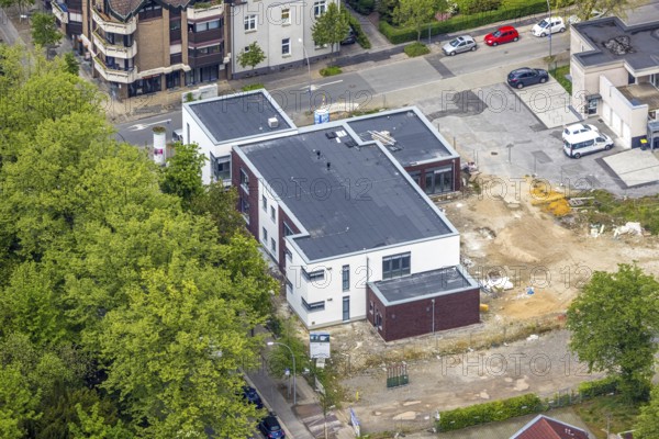 Aerial view, construction site of new kindergarten at Christus Kirche, former Bonhoeffer-Haus, Postallee, Mittelstraße, Gladbeck, Ruhr area, North Rhine-Westphalia, Germany, construction work, construction area, construction site, building plot, construction project, construction site, DE, Europe, Humboldtstraße, kindergarten, day nursery, day care centre, day nursery school, aerial view, aerial photography, aerial photography, new building, overview, bird's eye view, birds-eyes view, overview