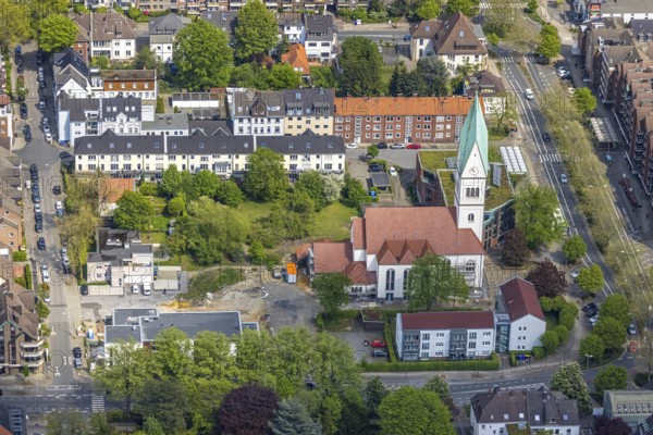 Aerial view, Christ Church and construction site of new kindergarten, former Bonhoeffer House, Postallee, Mittelstraße, Gladbeck, Ruhr area, North Rhine-Westphalia, Germany, place of worship, construction work, construction area, building site, building plots, construction project, construction site, DE, Europe, religious community, place of worship, Humboldtstraße, kindergarten, day nursery, day care centre, church, church community, day care centre, denomination, aerial view, aerial photography, aerial photography, new building, religion, overview, bird's-eye view, overview