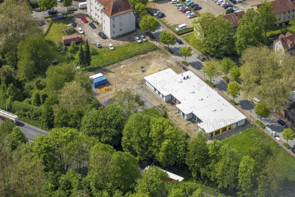 Aerial view, construction site day care centre new building Uhlandstraße, Gladbeck, Ruhr area, North Rhine-Westphalia, Germany, construction work, construction area, construction site, building plots, construction measure, construction project, construction site, DE, Europe, kindergarten, day nursery, day care centre, day care centre, aerial view, aerial photography, aerial photography, new building, overview, bird's-eye view, overview