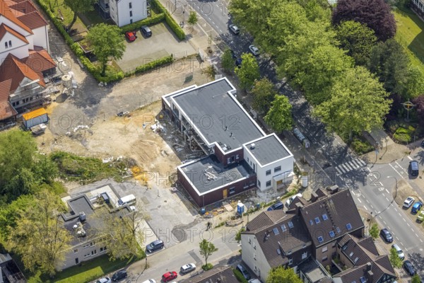 Aerial view, construction site of new kindergarten at Christus Kirche, former Bonhoeffer-Haus, Postallee, Mittelstraße, Gladbeck, Ruhr area, North Rhine-Westphalia, Germany, construction work, construction area, construction site, building plot, construction project, construction site, DE, Europe, Humboldtstraße, kindergarten, day nursery, day care centre, day nursery school, aerial view, aerial photography, aerial photography, new building, overview, bird's eye view, birds-eyes view, overview