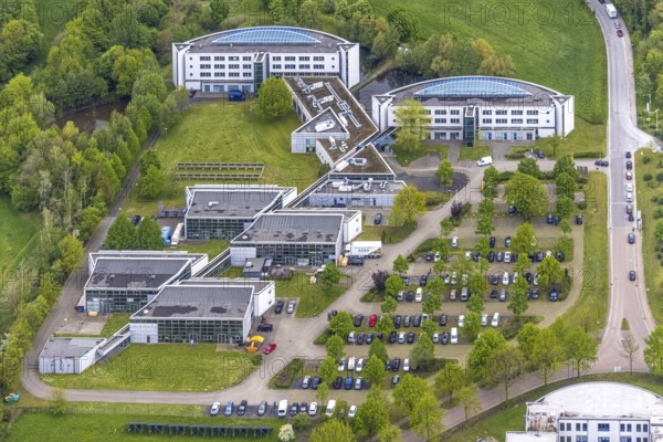 Aerial view, IWG Innovationszentrum Wiesenbusch Gladbeck, Gewerbepark Am Wiesenbusch, Rentfort, Gladbeck, Ruhr area, North Rhine-Westphalia, Germany, DE, Europe, commercial buildings, business district, business centre, commercial space, commercial area, commercial use, autumn colours, industrial area, industrial location, aerial photograph, aerial photography, aerial photography, rental space, overview, bird's-eye view, birds-eyes view, overview