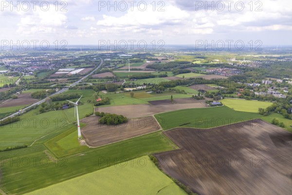 Aerial view, wind turbines meadows and fields, Kirchhellen-Süd, Bottrop, Ruhr area, North Rhine-Westphalia, Germany, DE, Europe, aerial view, aerial photography, aerial photography, overview, bird's-eye view, WTG, meadows and fields, wind energy, wind turbine, wind power, wind turbine, wind turbines, birds-eyes view, overview