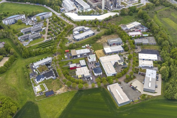 Aerial view, IWG Innovationszentrum Wiesenbusch Gladbeck, Gewerbepark Am Wiesenbusch, Rentfort, Gladbeck, Ruhr area, North Rhine-Westphalia, Germany, DE, Europe, commercial buildings, business district, business centre, commercial space, commercial area, commercial use, autumn colours, industrial area, industrial location, aerial photograph, aerial photography, aerial photography, rental space, overview, bird's-eye view, birds-eyes view, overview