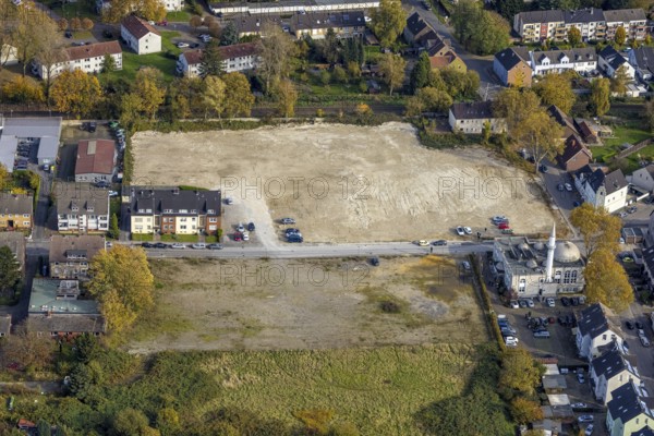 Aerial view, construction site after demolition of the furniture store Tacke and mosque Türkisch-Islamischer KulturVerein Wielandstraße in the district Butendorf in Gladbeck, Ruhr area, North Rhine-Westphalia, Germany, demolition, place of worship, construction site, building site, DE, Europe, Gladbeck, religious community, place of worship, church, church community, denomination, aerial view, aerial photography, aerial photography, mosque, furniture paradise, religion, overview, bird's eye view, birds-eyes view, overview
