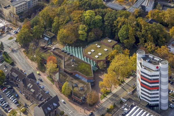 Aerial view, Stadtsparkasse Gladbeck high-rise building and Mathias-Jakobs-civic hall in Gladbeck, Ruhr area, North Rhine-Westphalia, Germany, DE, Europe, finance, Gladbeck, culture, art, aerial photography, aerial photography, aerial photography, overview, venue, event location, event centre, bird's-eye view, birds-eyes view, cultural use, overview