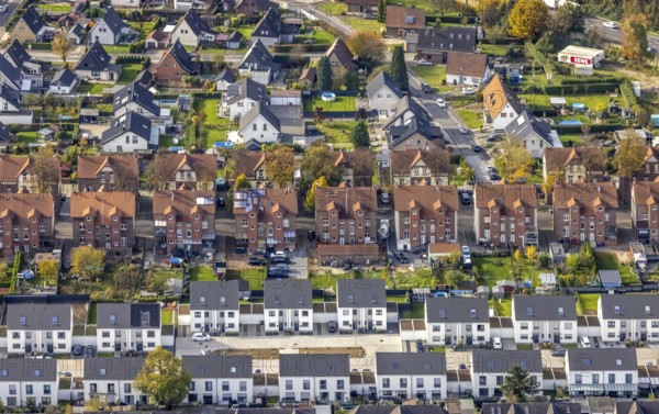 Aerial view, housing estates from three different eras: Colliery housing estate, detached houses and terraced housing estate, Phönixstraße and Geschwister-Scholl-Straße, in the Butendorf district of Gladbeck, Ruhr area, North Rhine-Westphalia, Germany, DE, detached houses, Europe, shapes and colours, Gladbeck, property tax, real estate, aerial view, aerial photography, aerial photography, terraced houses, overview, bird's-eye view, housing estate, housing and living, residential area, residential houses, quality of living, residential quarter, housing estate, colliery housing estate, colliery houses, birds-eyes view, overview
