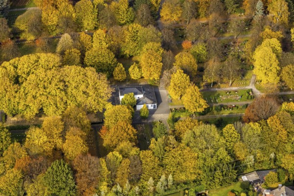 Aerial view, autumn colours at Brauck cemetery in the Brauck district of Gladbeck, Ruhr area, North Rhine-Westphalia, Germany, burial site, DE, Europe, cemetery, memorial, Gladbeck, Gottesacker, graves, burial ground, aerial photograph, aerial photography, aerial photography, resting place, overview, bird's-eye view, overview