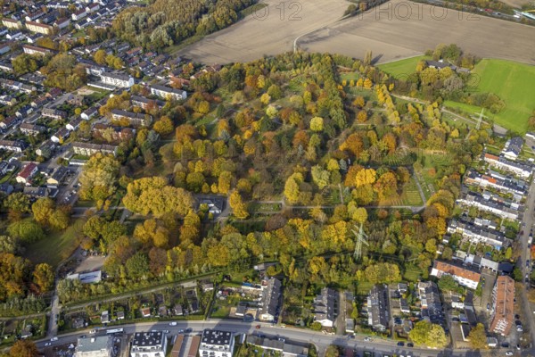 Aerial view, autumn colours at Brauck cemetery in the Brauck district of Gladbeck, Ruhr area, North Rhine-Westphalia, Germany, burial site, DE, Europe, cemetery, memorial, Gladbeck, Gottesacker, graves, burial ground, aerial photograph, aerial photography, aerial photography, resting place, overview, bird's-eye view, overview