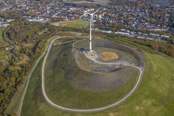 Aerial view, Mottbruchhalde with wind turbine in the district Brauck in Gladbeck, Ruhr area, North Rhine-Westphalia, Germany, DE, Europe, Gladbeck, aerial view, aerial photography, aerial photography, overview, bird's-eye view, WEA, wind energy, wind turbine, wind power, wind energy plant, wind turbines, birds-eyes view, overview
