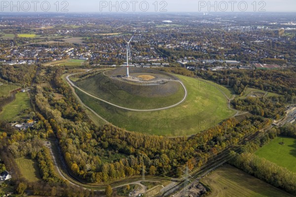 Aerial view, Mottbruchhalde with wind turbine in the district Brauck in Gladbeck, Ruhr area, North Rhine-Westphalia, Germany, DE, Europe, Gladbeck, aerial view, aerial photography, aerial photography, overview, bird's-eye view, WEA, wind energy, wind turbine, wind power, wind energy plant, wind turbines, birds-eyes view, overview