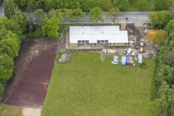 Aerial view, construction site and new building of modular kindergarten at Berliner Straße, Zweckel, Gladbeck, Ruhr area, North Rhine-Westphalia, Germany, DE, Europe, kindergarten, day nursery, day care centre, day nursery, aerial view, aerial photography, aerial photography, modular KITA, overview, bird's-eye view, overview