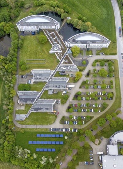 Aerial view, IWG Innovationszentrum Wiesenbusch Gladbeck, Gewerbepark Am Wiesenbusch, Rentfort, Gladbeck, Ruhr area, North Rhine-Westphalia, Germany, DE, Europe, commercial buildings, business district, business centre, commercial space, commercial area, commercial use, autumn colours, industrial area, industrial location, aerial photograph, aerial photography, aerial photography, rental space, overview, bird's-eye view, birds-eyes view, overview