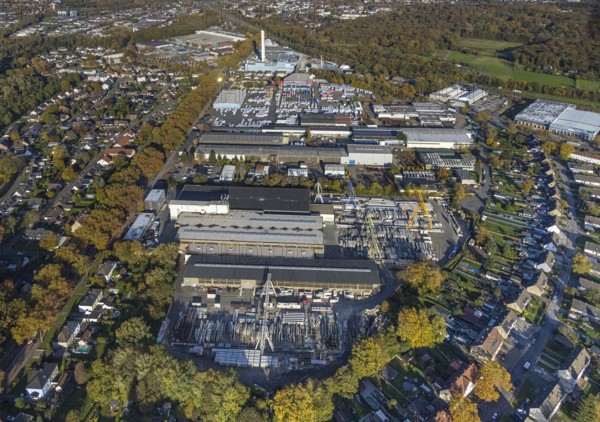 Aerial view, commercial area Bottroper Straße and Beisenstraße in the district Ellinghorst in Gladbeck, Ruhr area, North Rhine-Westphalia, Germany, DE, Europe, commercial enterprises, commercial area, commercial park, commercial location, commercial use, Gladbeck, industrial area, industrial building, industrial location, aerial photograph, aerial photography, aerial photography, overview, bird's-eye view, birds-eyes view, overview