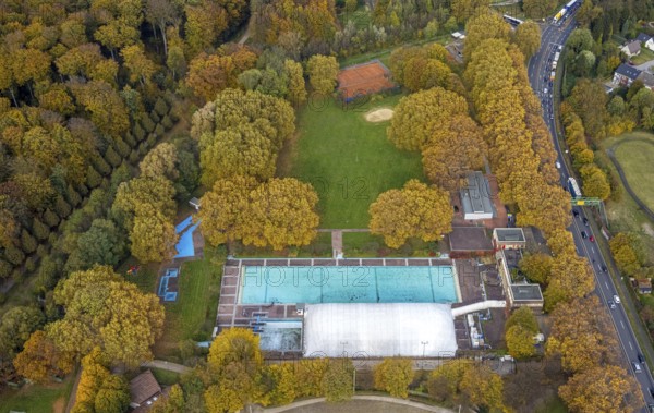 Aerial view, Gladbeck outdoor swimming pool in the Butendorf district of Gladbeck, Ruhr area, North Rhine-Westphalia, Germany, bathing establishment, bathing resort, DE, Europe, outdoor swimming pool, Gladbeck, aerial view, aerial photography, aerial photography, swimming pool, swimming pool, overview, bird's-eye view, overview