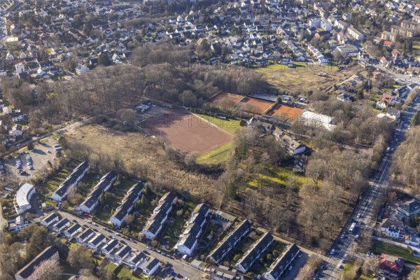 Aerial view, sports facility Lohestraße, terraced house residential area Mallnitzer Straße, Emst, Hagen, Ruhr area, North Rhine-Westphalia, Germany, DE, single-family houses, Europe, football pitch, football stadium, property tax, real estate, aerial view, aerial photography, aerial photography, sports, sports facilities, sports field, sports facility, Spvg Hagen 11 sports club, tennis, tennis facility, tennis courts, overview, bird's-eye view, residential complex, living and living, residential area, residential buildings, residential quality, residential neighbourhood, housing estate, birds-eyes view, overview