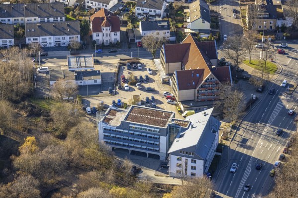 Aerial view, Edeka supermarket and residential building, lawyer's building with multi-storey car park, university district, Hagen, Ruhr area, North Rhine-Westphalia, Germany, DE, shopping markets, shopping square, shopping centre, Europe, Fleyer Straße, aerial view, aerial photography, aerial photography, local supply centre, multi-storey car park, supermarket, overview, bird's-eye view, overview