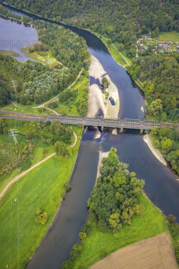 Aerial view, Lennemündung in die Ruhr zum Hengsteysee mit Eisenbahnbrücke und Ruhraue Syburg im Stadtteil Boele in Hagen, Ruhr Area, North Rhine-Westphalia, Deutschland, Brücke, DE, Europa, Hagen, Landschaftsschutzgebiet, Luftaufnahme, Luftbildfotografie, Luftfotografie, See, Übersicht, Vogelperspektive, Waldgebiet, birds-eyes view, overview