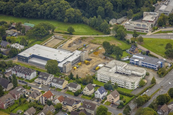 Aerial view, construction site and new construction of a manufactory commissioning area Sanitätshaus Riepe on Knippschildstraße next to the Hagen district court in the Boele district of Hagen, Ruhr area, North Rhine-Westphalia, Germany, construction work, construction area, building site, building plots, construction project, construction project, construction site, DE, Europe, commercial enterprises, commercial area, commercial area, commercial location, commercial use, Hagen, industrial area, industrial location, aerial view, aerial photography, aerial photography, new construction, overview, bird's-eye view, overview