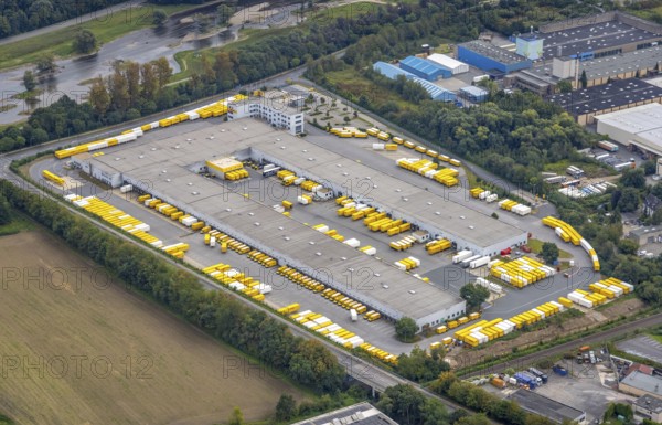 Aerial view, DHL parcel centre Buschmühlenstraße in the district Lennetal in Hagen, Ruhr area, North Rhine-Westphalia, Germany, DE, Europe, freight transport, Hagen, logistics, logistics service, logistics service provider, logistics provider, logistics centre, aerial view, aerial photography, aerial photography, transport service, overview, bird's-eye view, overview