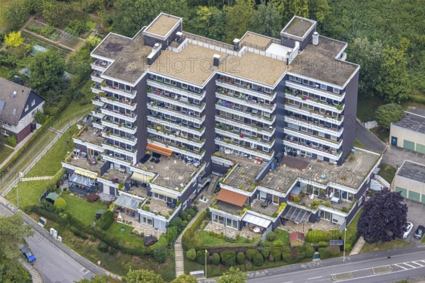 Aerial view, high-rise and terrace residential building Im Sonnenwinkel in the Hohenlimburg district, Hagen, Ruhr area, North Rhine-Westphalia, Germany, DE, Europe, property tax, real estate, aerial view, aerial photography, aerial photography, overview, bird's-eye view, residential complex, housing and living, residential buildings, quality of living, birds-eyes view, overview