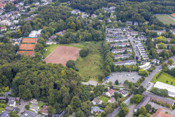 Aerial view, market place Emst at Karl-Ernst-Osthaus-Straße and Loheplatz sports facility in the district Emst in Hagen, Ruhr area, North Rhine-Westphalia, Germany, DE, Europe, Hagen, aerial view, aerial photography, aerial photography, market place, sports, sports facilities, sports field, sports facility, overview, bird's eye view, birds-eyes view, overview